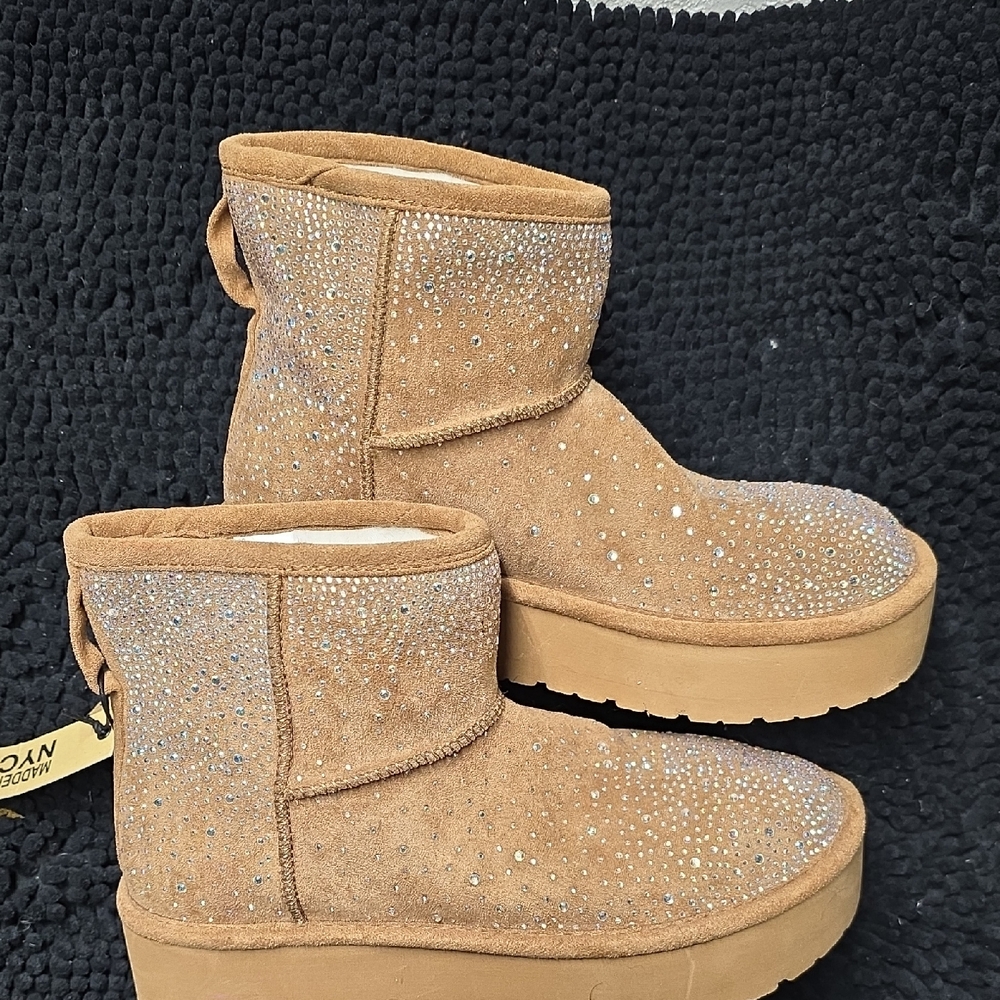 Elegant Tan Suede Women's Boots with Sparkling Accents Nwt